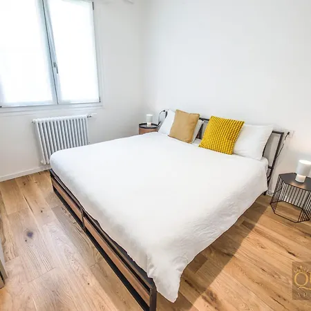 Queen Silvia Apartment *